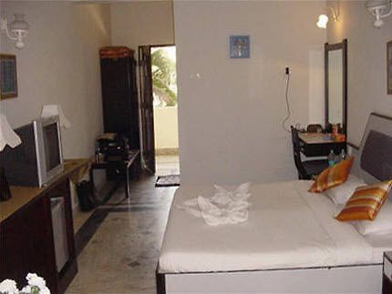 Dolphin Bay Hotel Goa Buitenkant foto