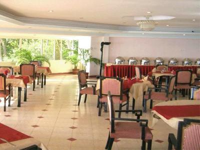 Dolphin Bay Hotel Goa Buitenkant foto